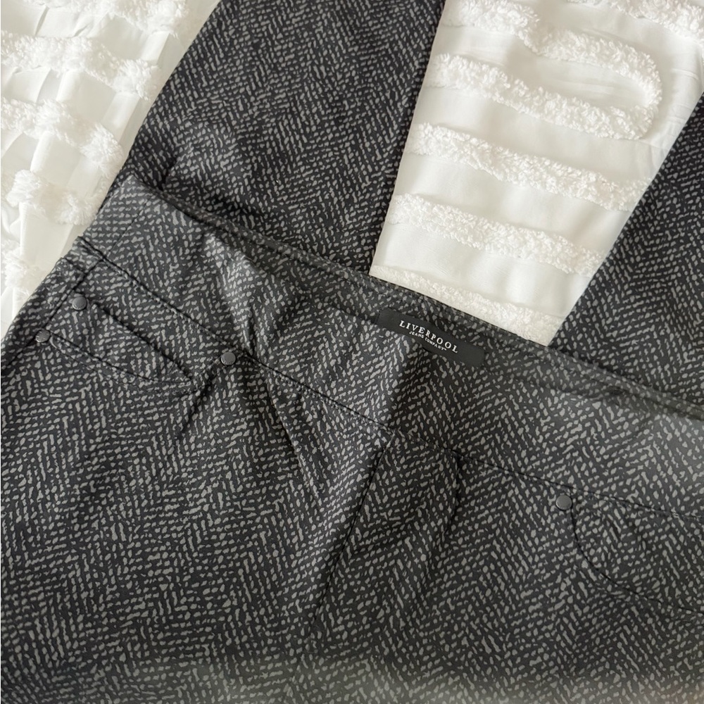 Liverpool Jeans Company Black Patterned Pants - Picture 3 of 11